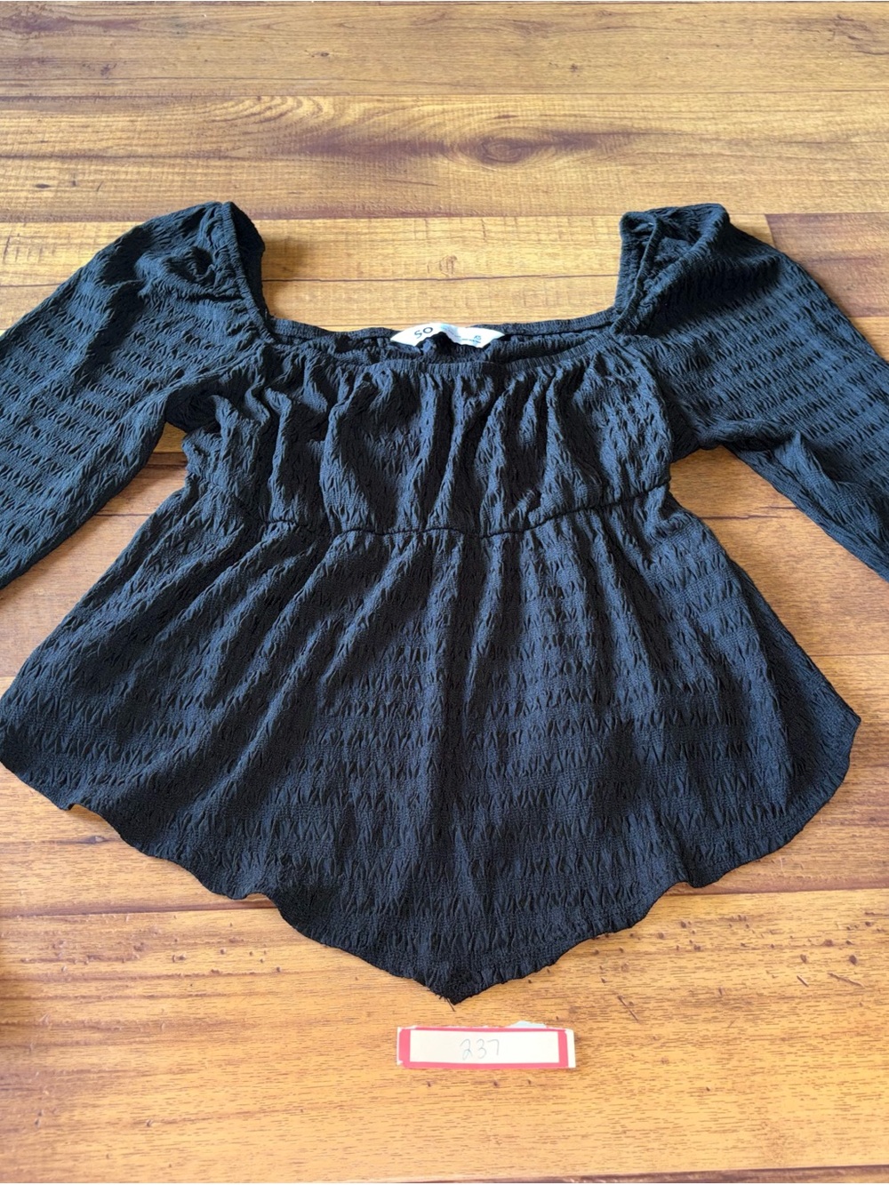SO Womens Black Textured Long Sleeve Square Neck Handkerchief Hem Top Size XS